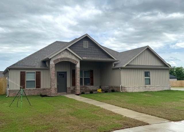 Property at 681 Baggett St, Prairie Grove, AR 72753, 3 beds, 2 baths