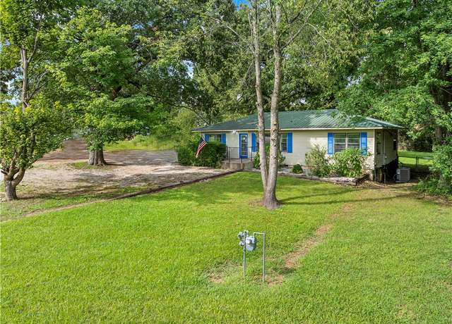 Property at 4816 S 65 Hwy, Harrison, AR 72601, 2 beds, 1.5 baths