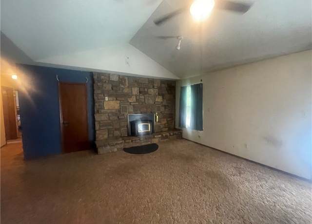 Property at 24 Cedar Creek Dr, Clarksville, AR 72830, 3 beds, 2 baths