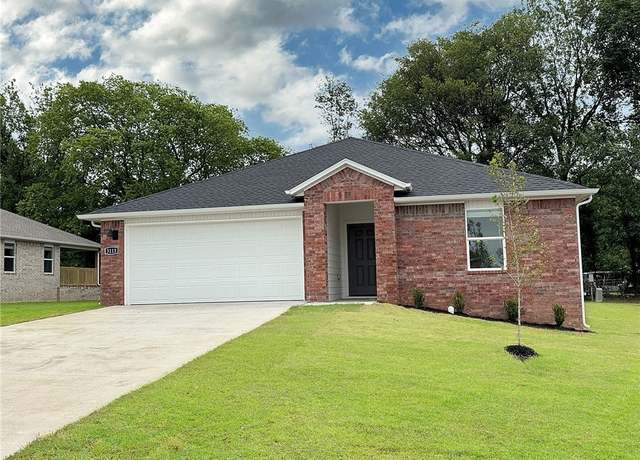 Property at 3113 N Bella St, Siloam Springs, AR 72761, 4 beds, 2 baths