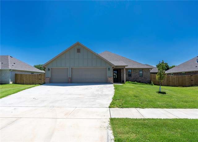 Property at 156 N Adler Ave, Farmington, AR 72730, 3 beds, 2 baths
