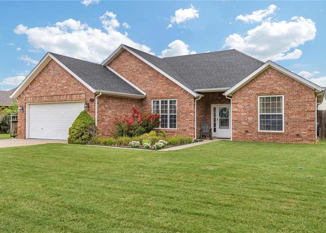 Property at 780 Napa Ave, Centerton, AR 72719, 3 beds, 2 baths
