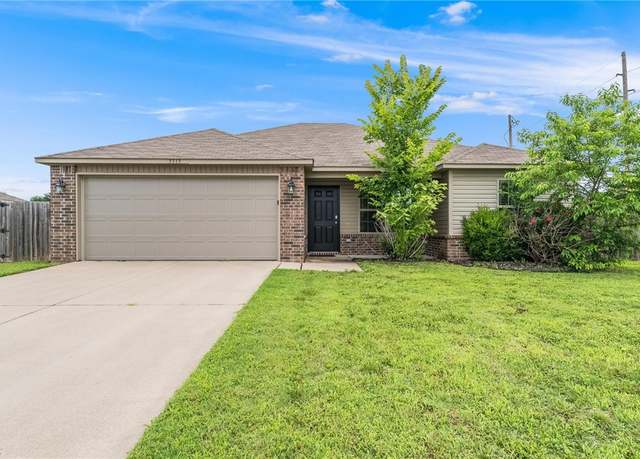 Property at 3315 Alliance Dr, Springdale, AR 72764, 3 beds, 2 baths