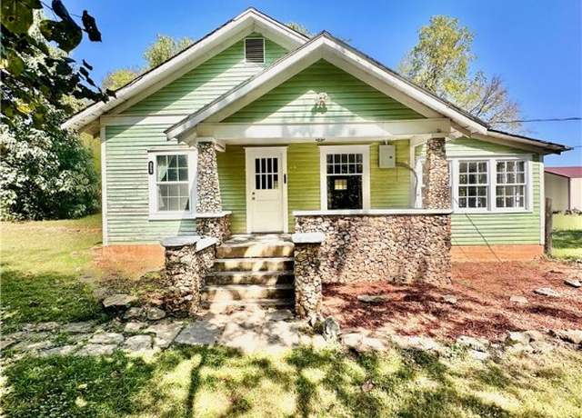 Property at 553 Circle Dr, Western Grove, AR 72685, 2 beds, 1 bath