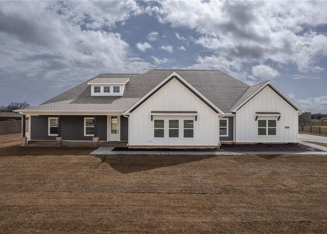Property at 13303 Bethel Blacktop Rd, Farmington, AR 72730, 4 beds, 3 baths