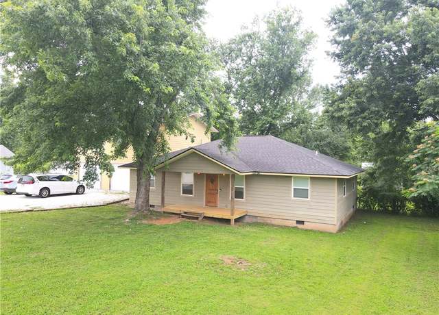 Property at 3008 Woods Ln, Rogers, AR 72756, 4 beds, 3.5 baths