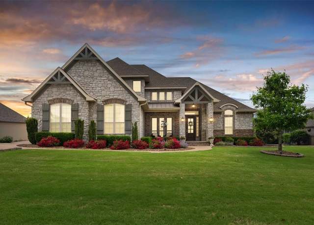 Property at 206 Torrance Dr, Cave Springs, AR 72718, 5 beds, 3.5 baths