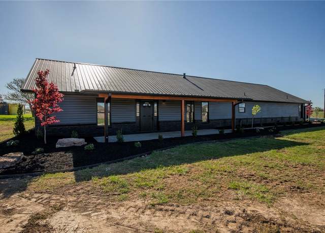 Property at 11400 Walters Rd, Bentonville, AR 72712, 3 beds, 2.5 baths
