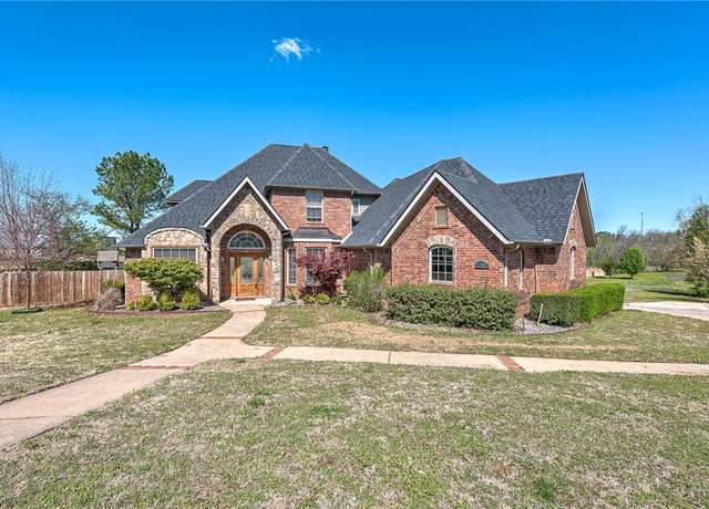 Property at 1700 S 43rd St, Rogers, AR 72758, 5 beds, 3.5 baths