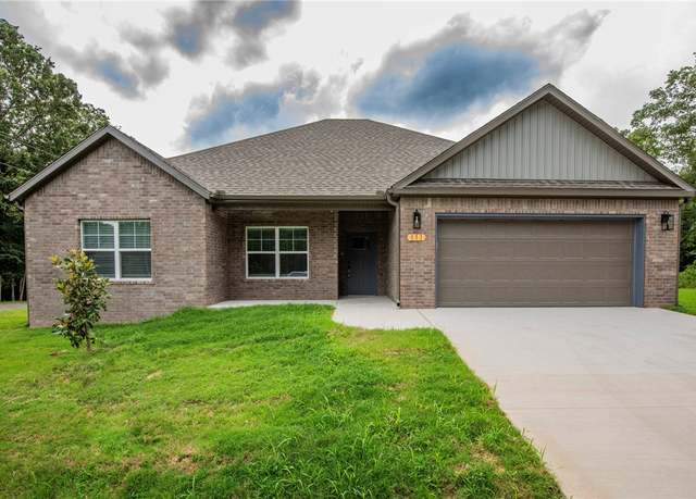 Property at 111 Selkirk Dr, Bella Vista, AR 72715, 3 beds, 2 baths