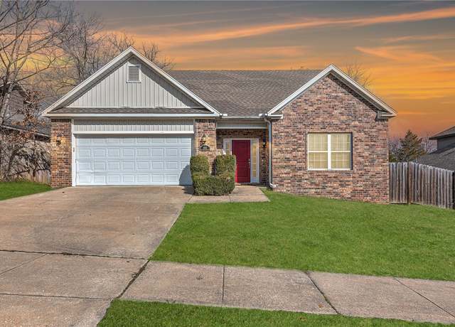 Property at 164 S Pinyon Pt, Fayetteville, AR 72701, 3 beds, 2.5 baths