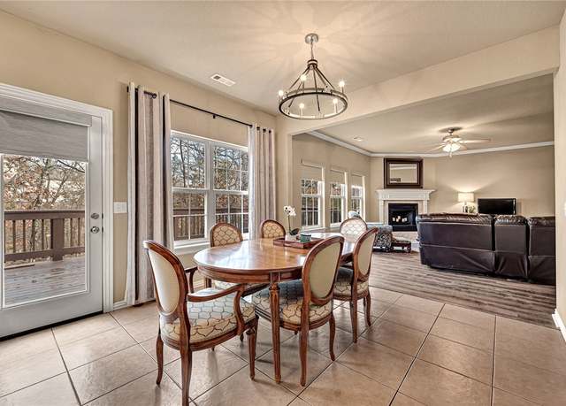 Property at 164 S Pinyon Pt, Fayetteville, AR 72701, 3 beds, 2.5 baths