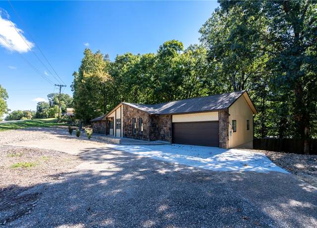 Property at 1 Ramsey Dr, Bella Vista, AR 72714, 3 beds, 2 baths