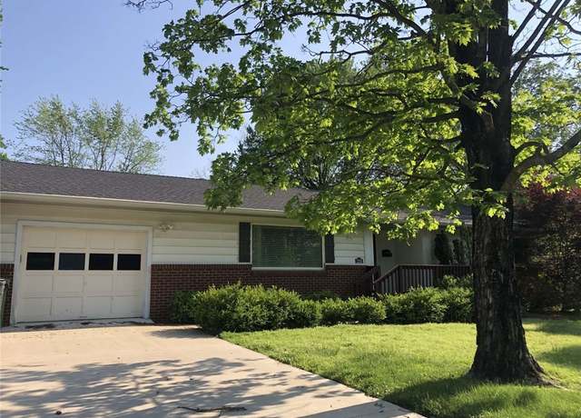 Property at 1210 W Cherry St, Rogers, AR 72756, 2 beds, 1 bath