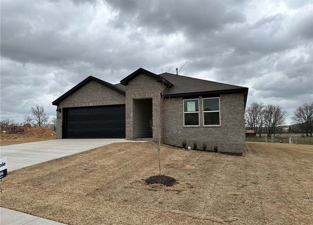 Property at 1051 Vista Ave, Prairie Grove, AR 72753, 4 beds, 2 baths