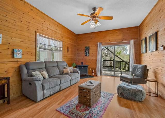 Property at 2080 E Van Buren, Eureka Springs, AR 72632, 3 beds, 1.5 baths