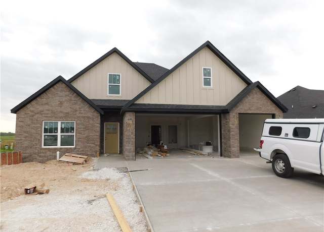 Property at 795 Bellagiola Ave, Tontitown, AR 72762, 5 beds, 2 baths