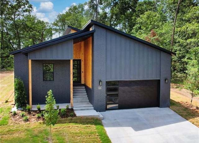 Property at 59 Cromarty Dr, Bella Vista, AR 72715, 3 beds, 2 baths