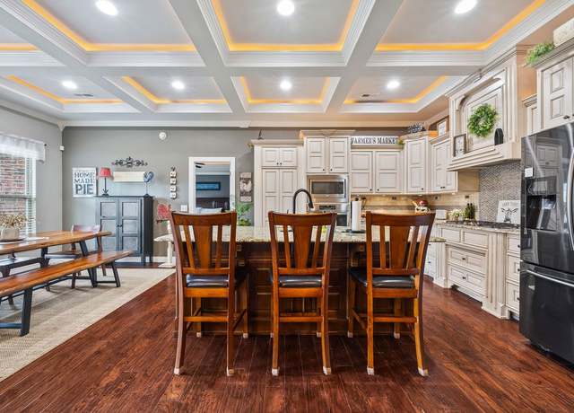Property at 3500 SW Windy Oak Ave, Bentonville, AR 72713, 4 beds, 2.5 baths