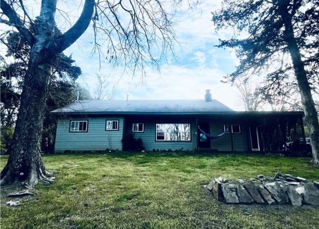 Property at 104 Valley View St, West Fork, AR 72774, 3 beds, 2 baths