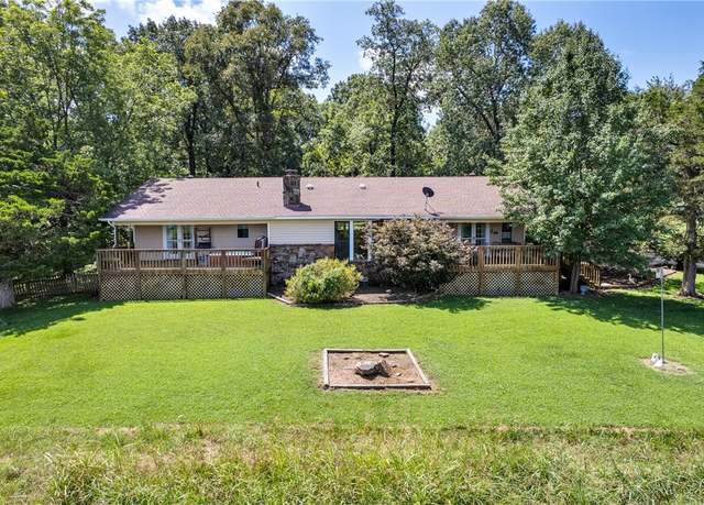 Property at 18181 Habberton Rd, Springdale, AR 72764, 3 beds, 2 baths