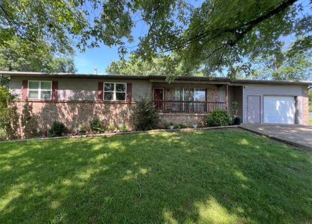Property at 112 Oak Dr, Harrison, AR 72601, 3 beds, 2 baths