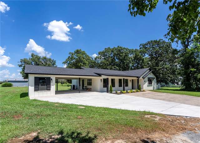 Property at 21158 W Highway 62, Lincoln, AR 72744, 4 beds, 2 baths