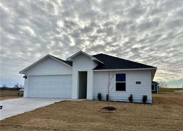 Property at 510 Raegan St, Prairie Grove, AR 72753, 3 beds, 2 baths