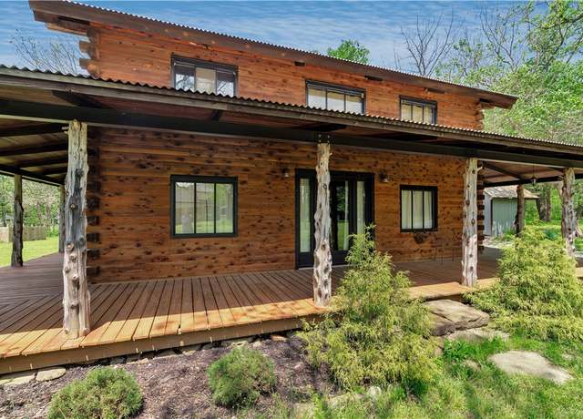 Property at 147 Abbey Ln, Fayetteville, AR 72703, 1 bed, 2 baths