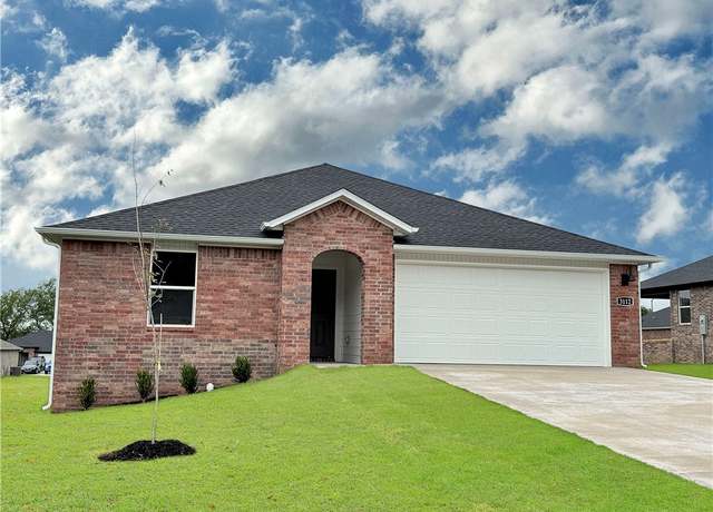 Property at 3112 N Bella St, Siloam Springs, AR 72761, 4 beds, 2 baths