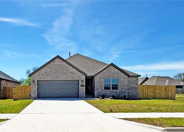 Property at 808 W Carley Dr, Siloam Springs, AR 72761, 3 beds, 2 baths