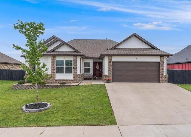 Property at 346 N Otoe, Farmington, AR 72730, 4 beds, 2 baths