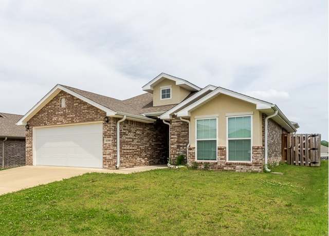 Property at 6108 NW Silas St, Bentonville, AR 72713, 3 beds, 2 baths