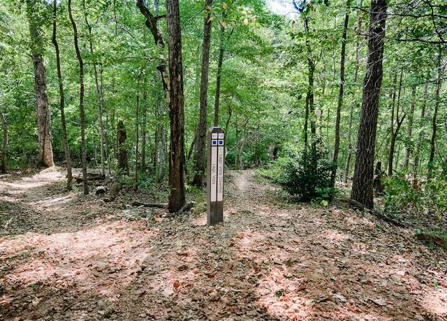 Property at 2 Purfleet Dr, Bella Vista, AR 72715, 4 beds, 3 baths