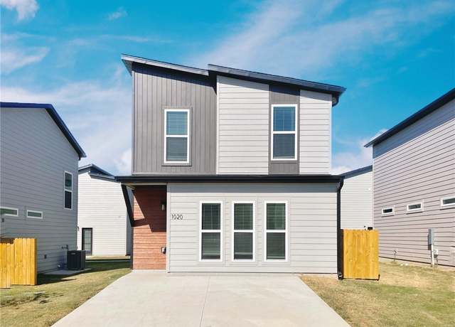 Property at 1020 Indiana Ave, Bentonville, AR 72713, 3 beds, 2 baths