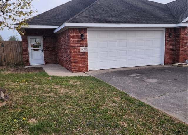 Property at 817 Hindman Dr #1, Prairie Grove, AR 72753, 3 beds, 2 baths