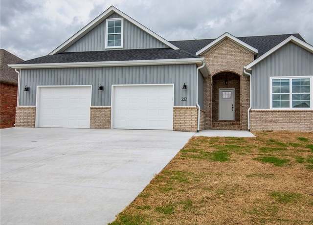 Property at 252 Nebo St, Prairie Grove, AR 72753, 3 beds, 2 baths