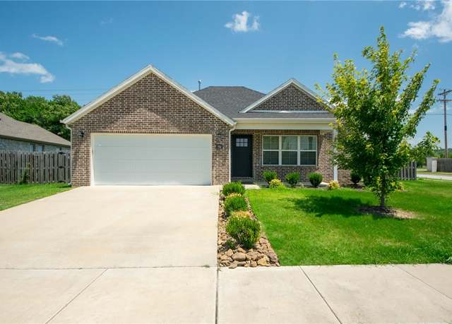 Property at 70 E Loveland Loop, Farmington, AR 72730, 3 beds, 2 baths