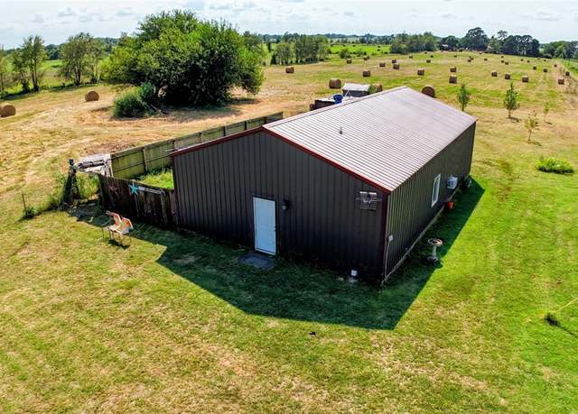 Property at 13801 O'neil Rd, Gentry, AR 72734, 2 beds, 1.5 baths