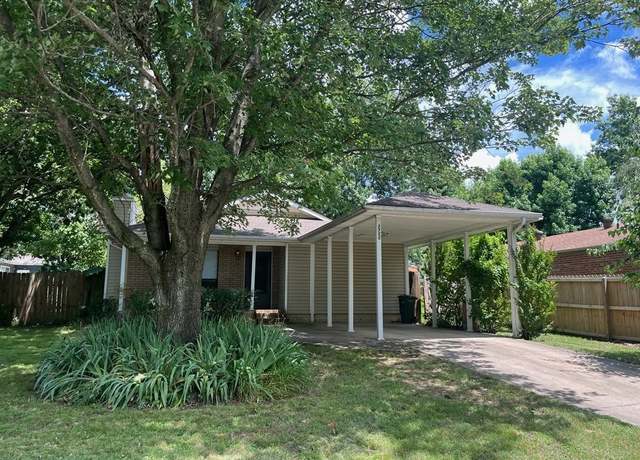 Property at 2722 N Barcelona Ave, Fayetteville, AR 72703, 2 beds, 1 bath