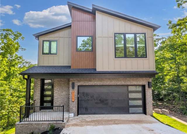 Property at 30 Cromer Dr, Bella Vista, AR 72715, 4 beds, 2.5 baths