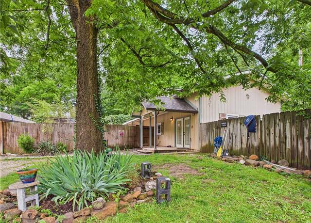 Property at 54 Southgate Dr, Harrison, AR 72601, 2 beds, 2 baths