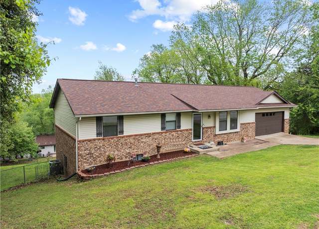 Property at 1215 Speer Dr, Harrison, AR 72601, 4 beds, 3 baths