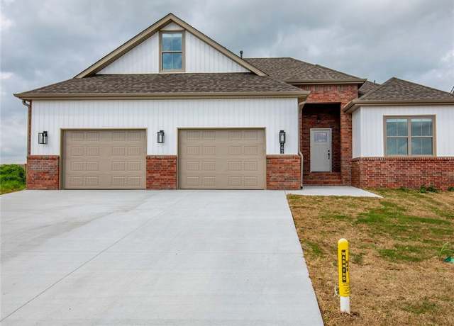 Property at 262 Nebo St, Prairie Grove, AR 72753, 3 beds, 2 baths