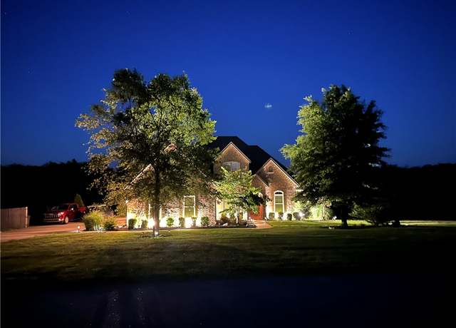 Property at 4470 N Thoroughbred Trl, Springdale, AR 72764, 5 beds, 4 baths