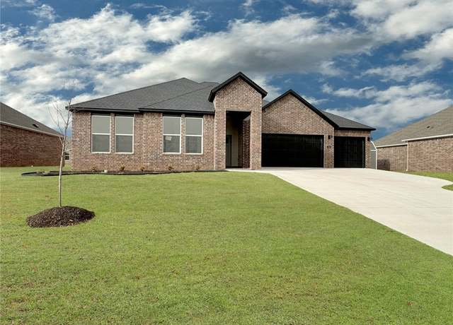 Property at 210 N Arbuckle Loop, Siloam Springs, AR 72761, 4 beds, 2 baths