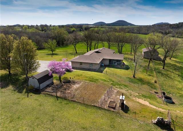 Property at 1955 County Road 405, Berryville, AR 72616, 3 beds, 2 baths