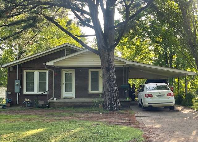 Property at 607 Carter St, Clarksville, AR 72830, 2 beds, 1 bath