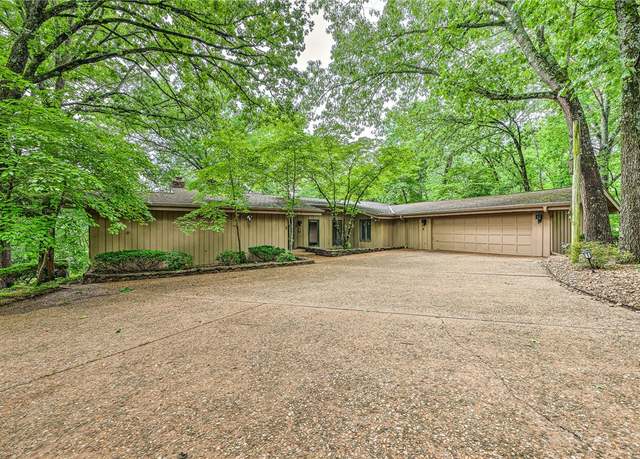 Property at 3 Silden Ln, Bella Vista, AR 72715, 4 beds, 3.5 baths
