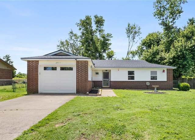 Property at 2511 Purdue Cir, Bentonville, AR 72712, 3 beds, 2 baths